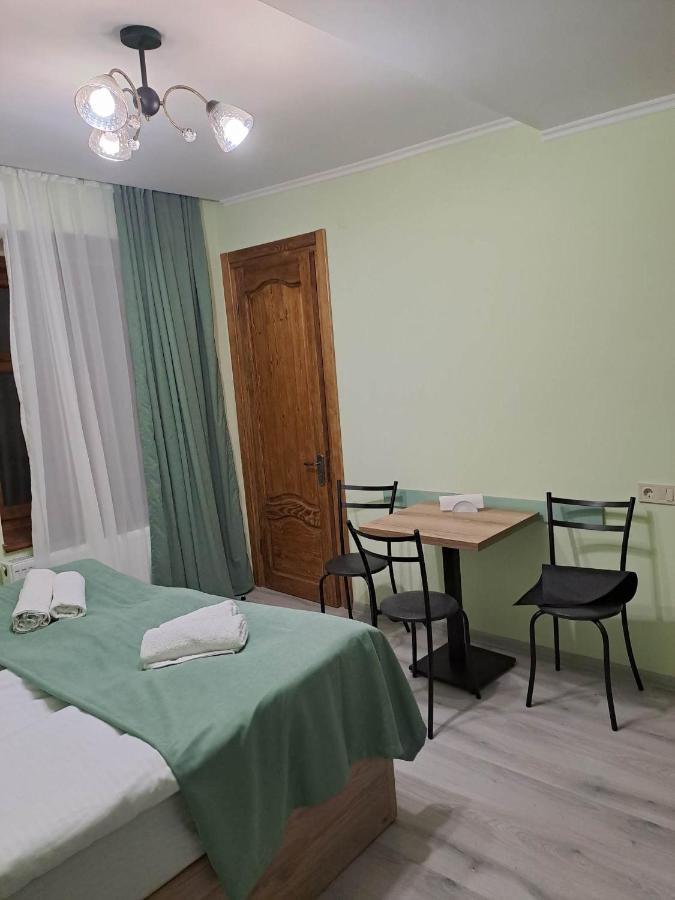 Apartment On Xancteli Tbilisi Luaran gambar
